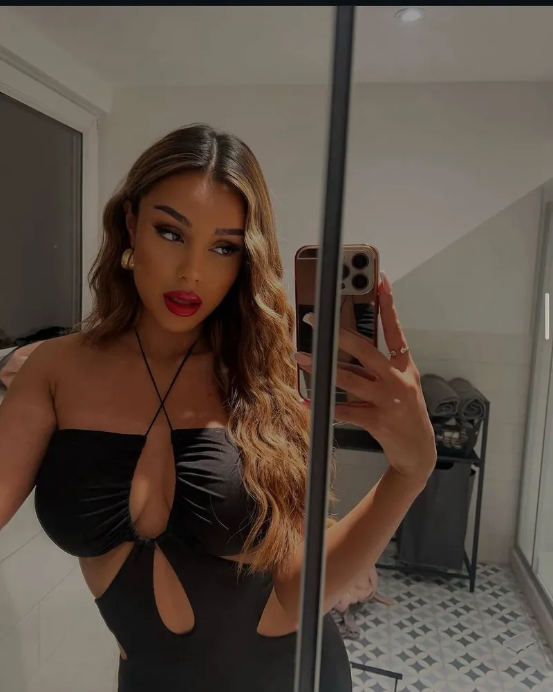 kadikoy--anal-siyahi-sinirsiz-eve-gelen-otele-gelen Escort İlanı Buse - %100 Gerçek Fotoğraflı Randevu