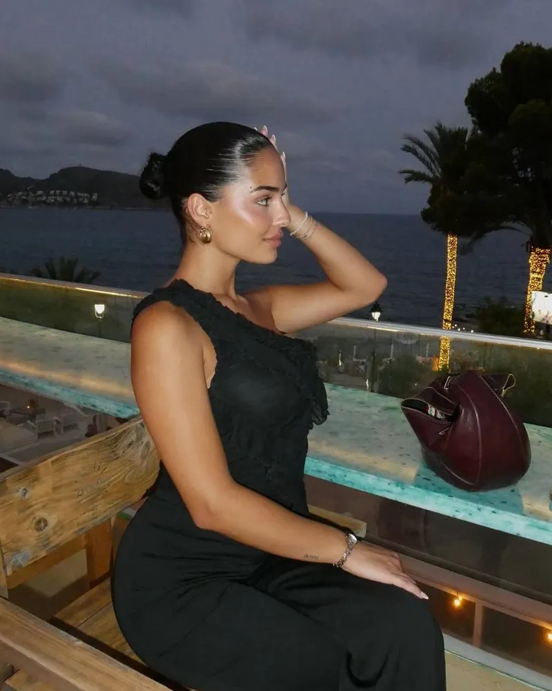 kadikoy--anal-siyahi-sinirsiz-eve-gelen-otele-gelen Escort İlanı Helin - %100 Gerçek Kaporasız Buluşma